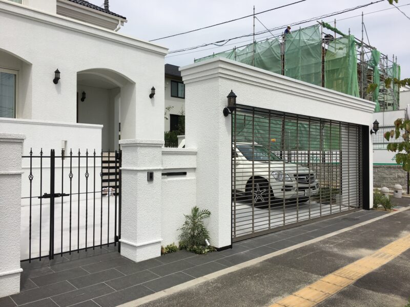 全体が白と黒を基調となるようアイテムを選定しました。